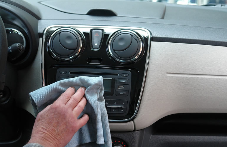 cleaning car console
